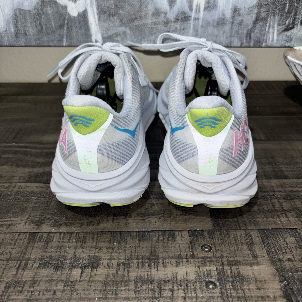Hoka Women's Clifton 9 sneakers SZ Women's 10D WIDE - Picture 6 of 16